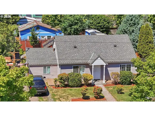 2027 Coral Ave Ne, Salem, OR 97305