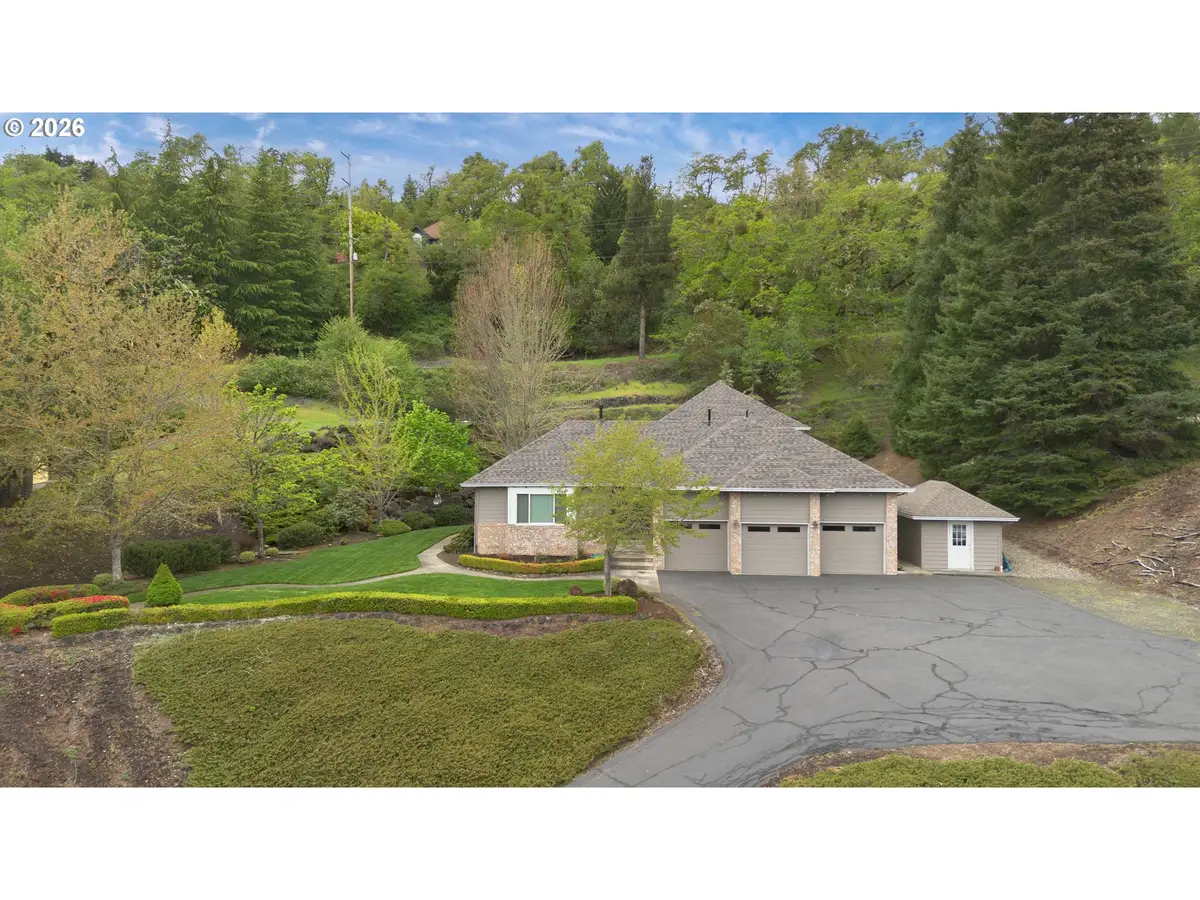 2867 NW Kline St, Roseburg, OR 97471 - #1