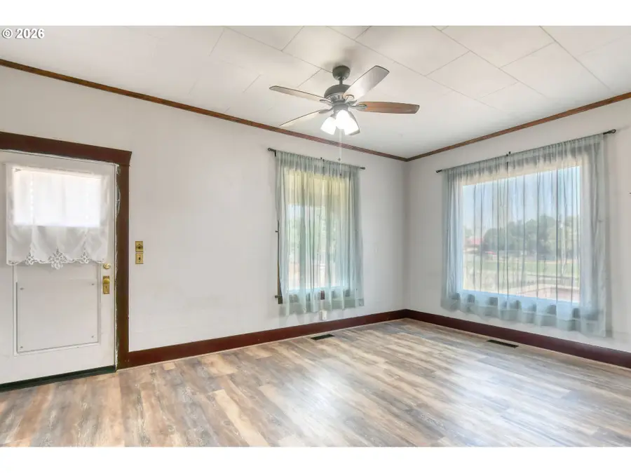 285 College St, Adams, OR 97810 - #3
