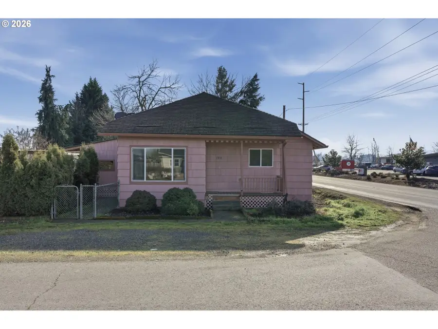 108 W 1st St, Canby, OR 97013 - #2