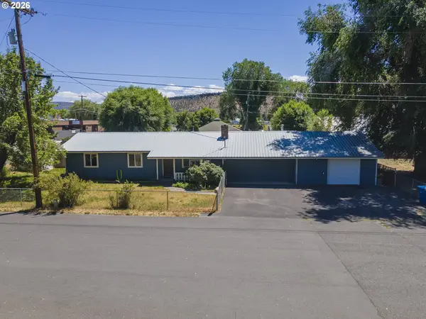 1670 SE Mountain View Dr, Prineville, OR 97754