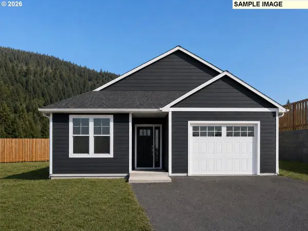 101 Magnolia Ln, Garibaldi, OR 97118
