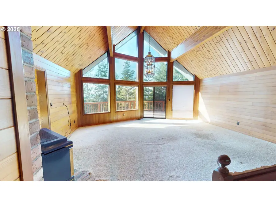 95107 Welsh Dr, Gold Beach, OR 97444 - Image #2