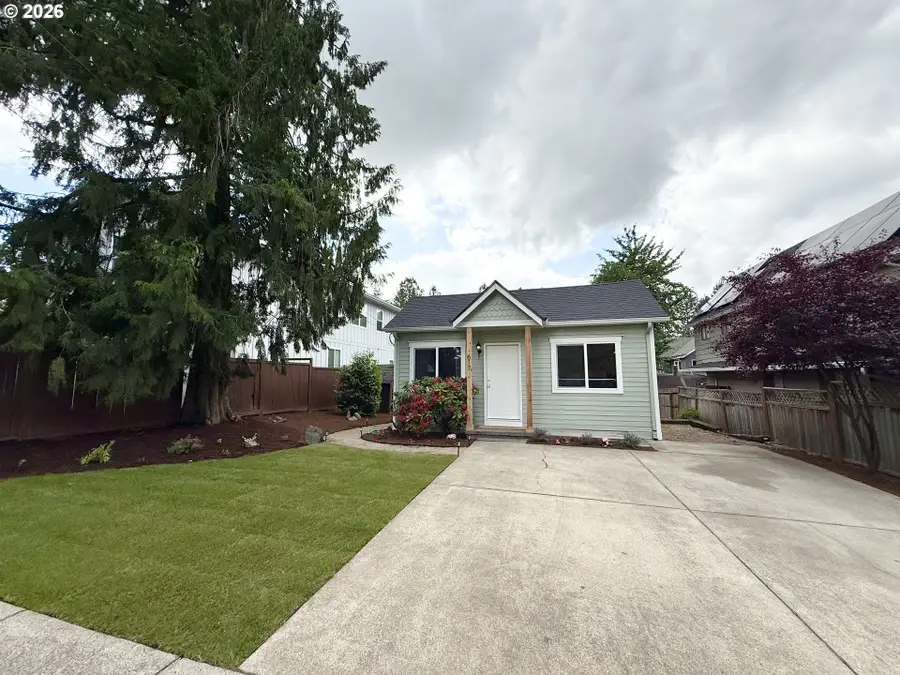 617 N Grant St, Newberg, OR 97132 - #2
