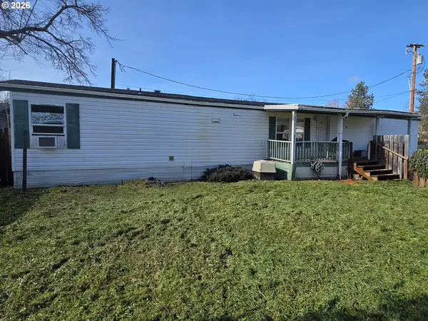 463 SE Gregory Dr, Winston, OR 97496