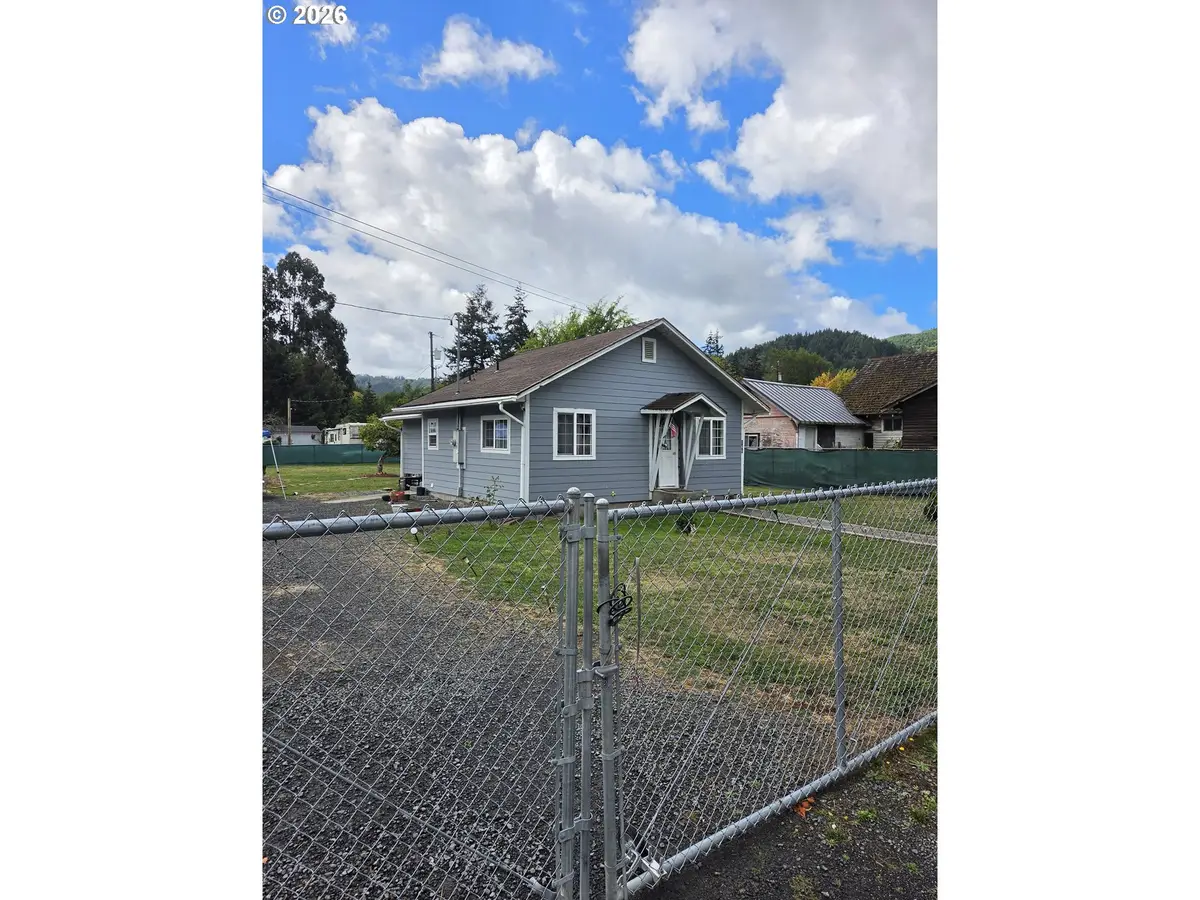 160 E Date St, Powers, OR 97466 - #1
