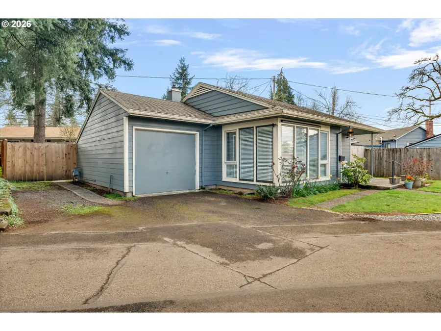 406 Eastfield Dr, Oregon City, OR 97045 - #3