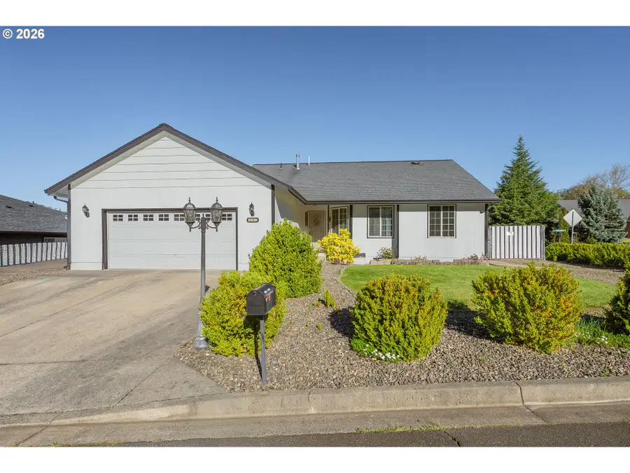 101 Pleasant View Loop, Roseburg, OR 97471 - #2