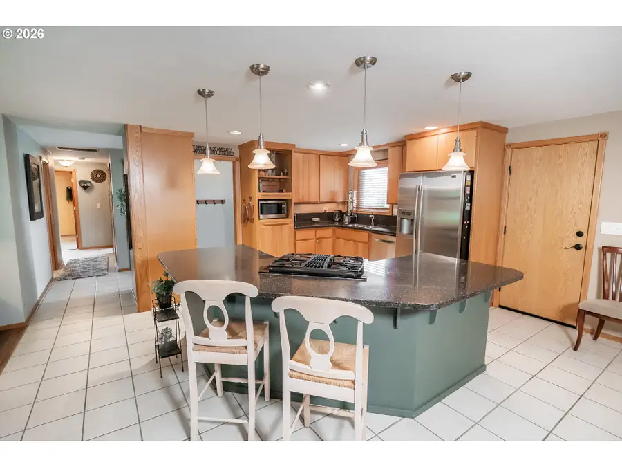 2921 Lansing Ave, Albany, OR 97322 - #3