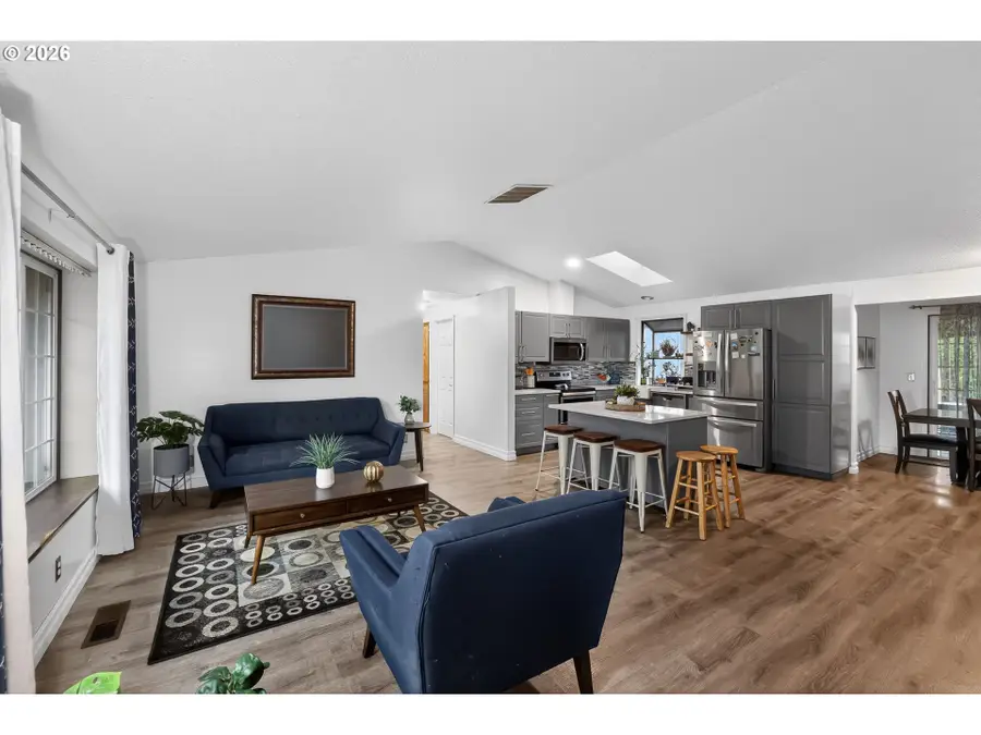 2075 SW 209th Ct, Beaverton, OR 97003 - Image #3