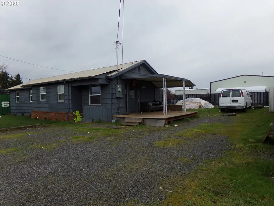 3113 NE Schmidt Ln, Hubbard, OR 97032 - #2