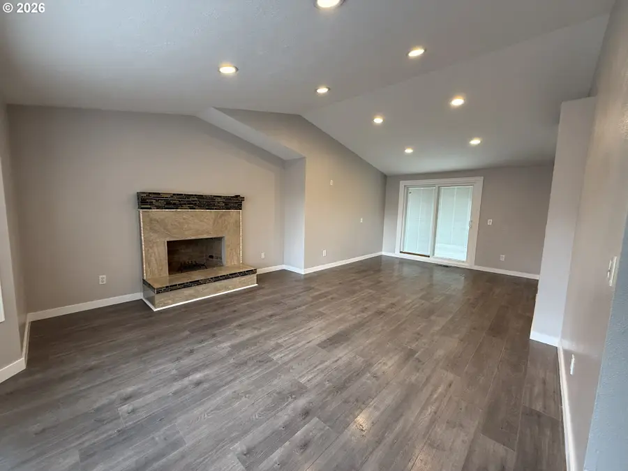 1003 SE 146th Ave, Portland, OR 97233 - #3