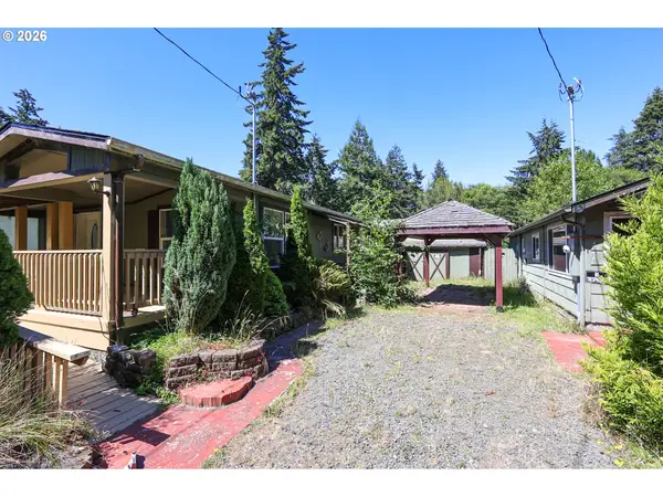 64608 E Bay Rd, NorthBend, OR 97459
