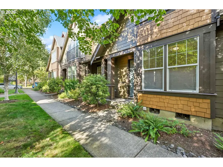 7236 NE Stoneybrook St, Hillsboro, OR 97124 - #3