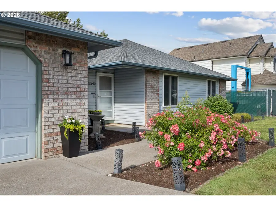 2245 NE Rock Ledge Dr, Keizer, OR 97303 - #3