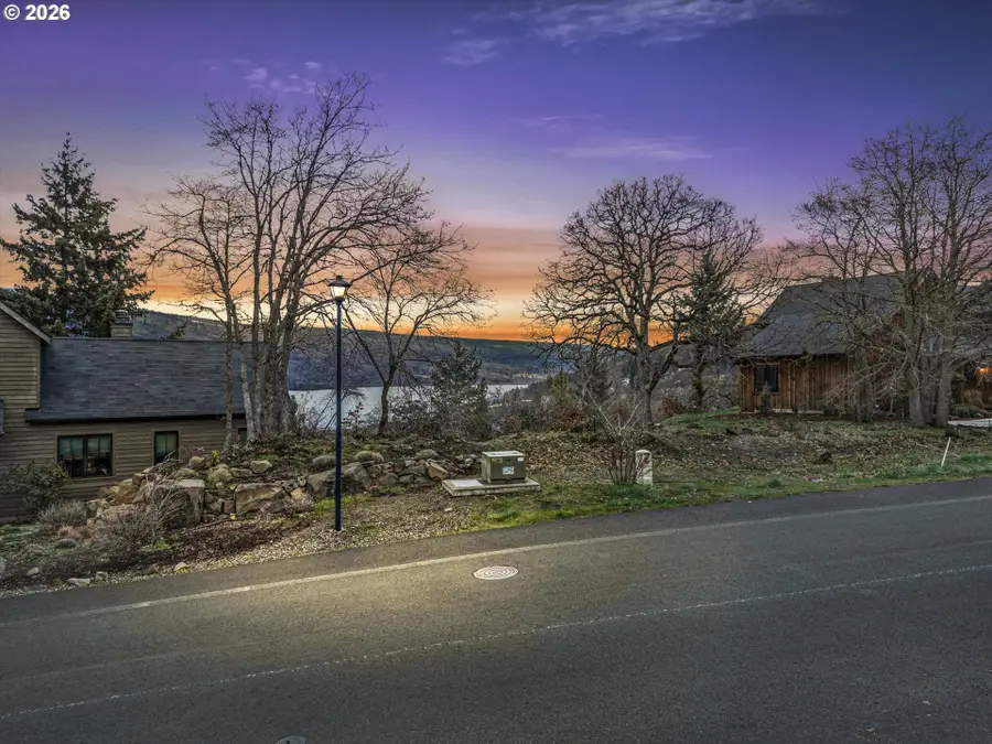 895 5th Ave, Mosier, OR 97040 - Image #2