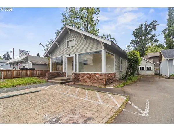 647 N 9th St, CottageGrove, OR 97424