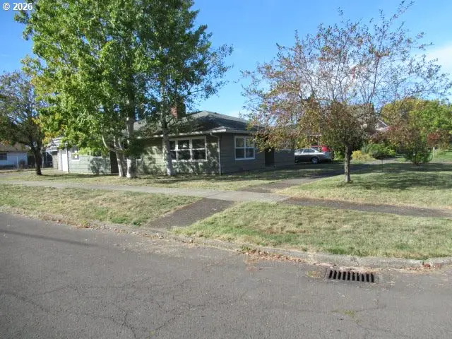 114 Walnut St, Independence, OR 97351 - #2