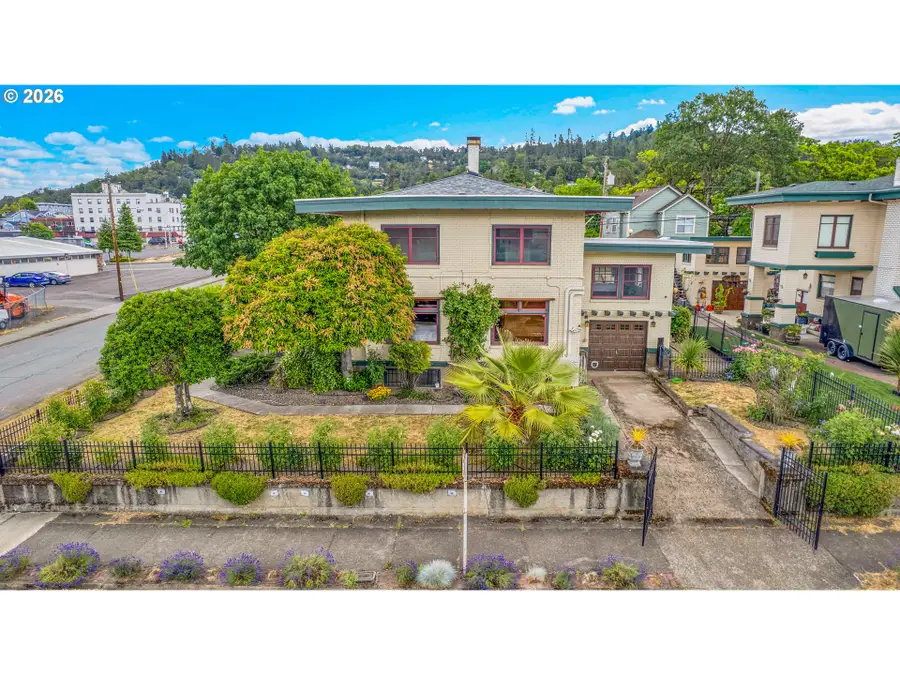 511 SE Mosher Ave, Roseburg, OR 97470 - #3