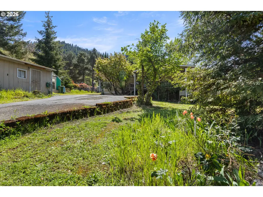 508 Gael Ln, Tri City, OR 97457 - #3