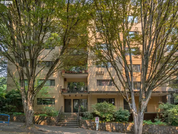 2021 SW Main St #48, Portland, OR 97205