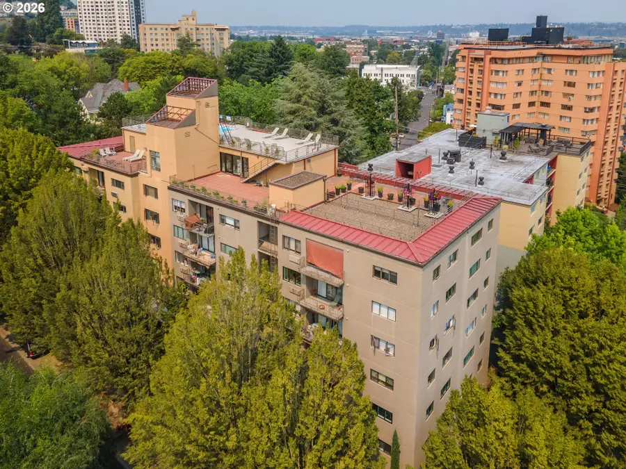2021 SW Main St #48, Portland, OR 97205 - #2