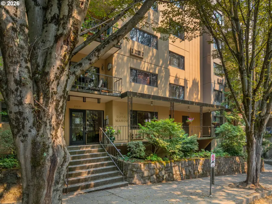 2021 SW Main St #48, Portland, OR 97205 - #3