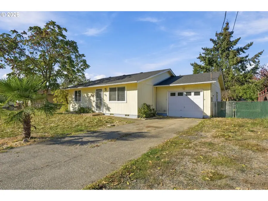 837 SE Vine Maple Dr, Myrtle Creek, OR 97457 - #3