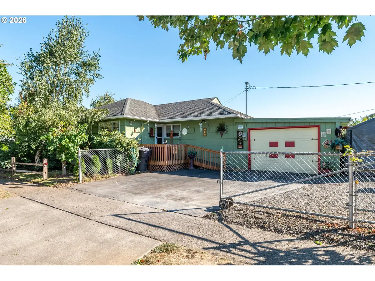 971 19th Ave, Longview, WA 98632 - #1