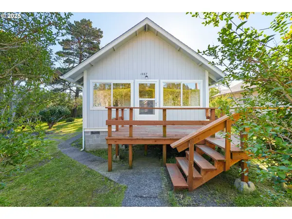 1887 Madrona St, NorthBend, OR 97459