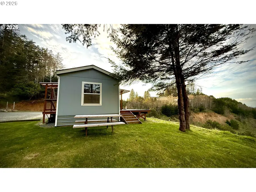 94255 Seaview Ln, Gold Beach, OR 97444 - #3
