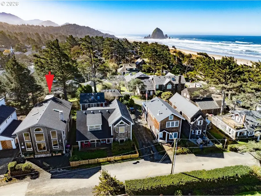 163 W 1st Ave, Cannon Beach, OR 97110 - #2