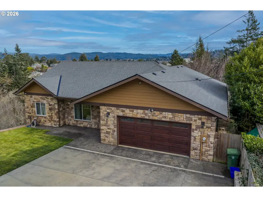 1118 S 11th St, Coos Bay, OR 97420 - #2