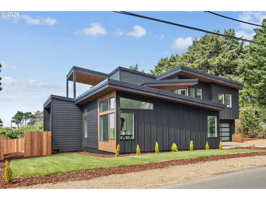 1735 NW 39th St, Lincoln City, OR 97367 - #2