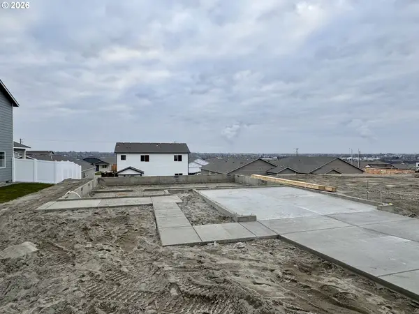 876 E Kinsley Ave, Hermiston, OR 97838