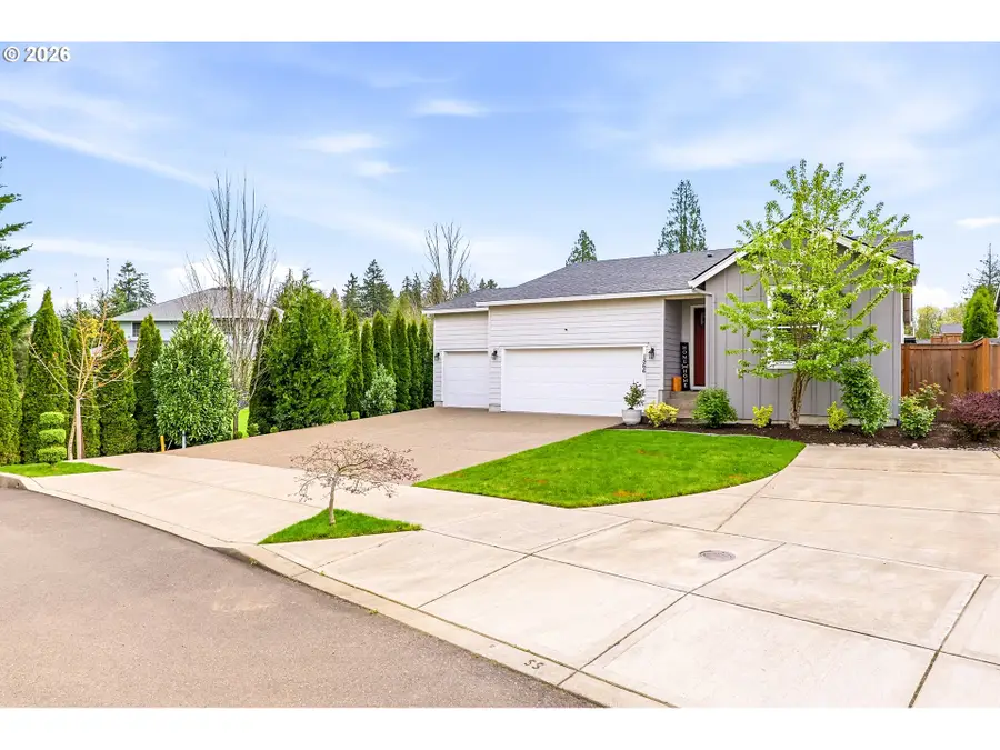 1566 N Spruce St, Canby, OR 97013 - #2