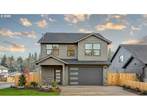 401 S 1st St, Silverton, OR 97381