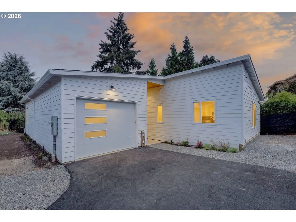 8213 N Swenson St, Portland, OR 97203 - #1