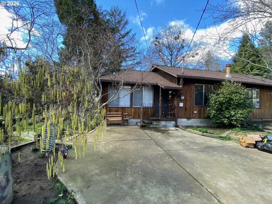1103 Fourth Ave, Gold Hill, OR 97525 - #3