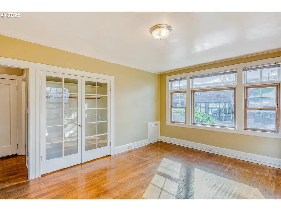 4025 SE Hawthorne Blvd, Portland, OR 97214 - Image #3