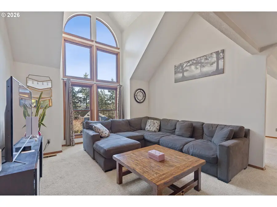 7655 Ridgewood Dr, Gladstone, OR 97027 - #2