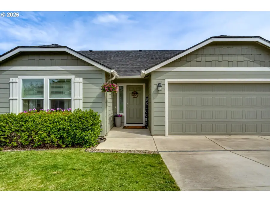 195 Rockcrest Dr, Lowell, OR 97452 - #2