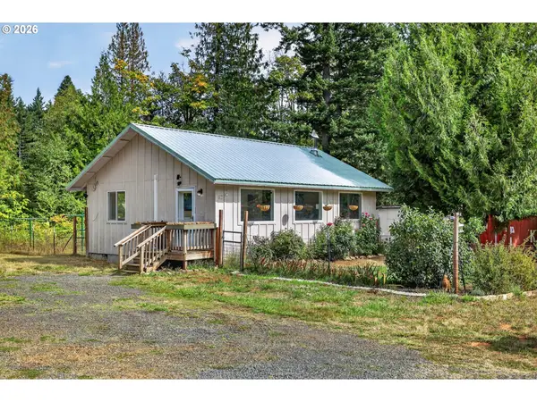 92 Bunker Keys Rd, Cook, WA 98605