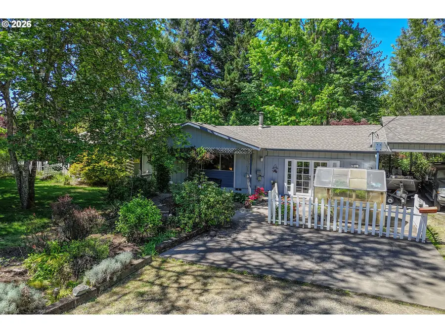177 NE Lombardy Dr, Roseburg, OR 97470 - #3