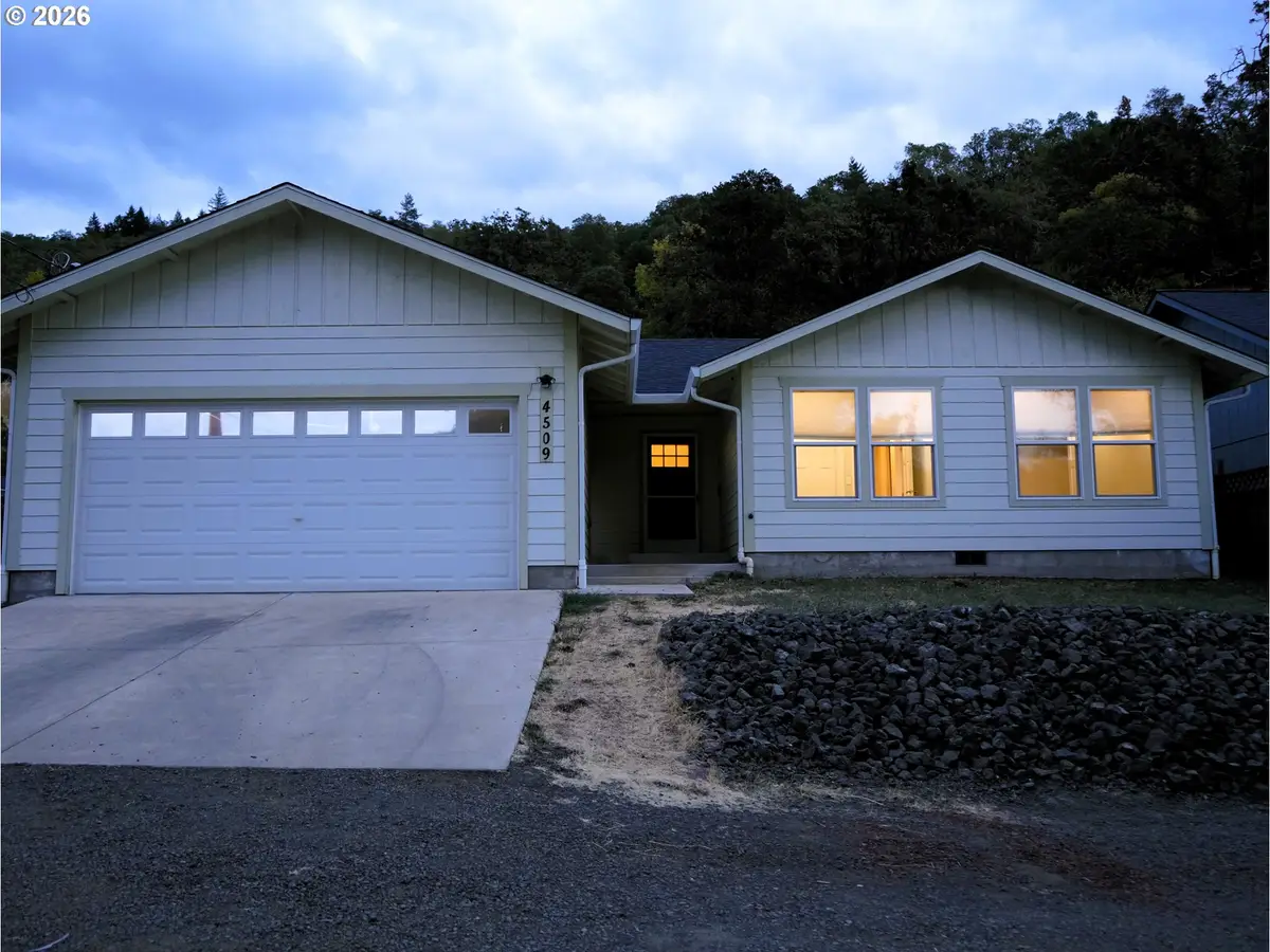 4509 Ridenour St, Roseburg, OR 97470 - #1