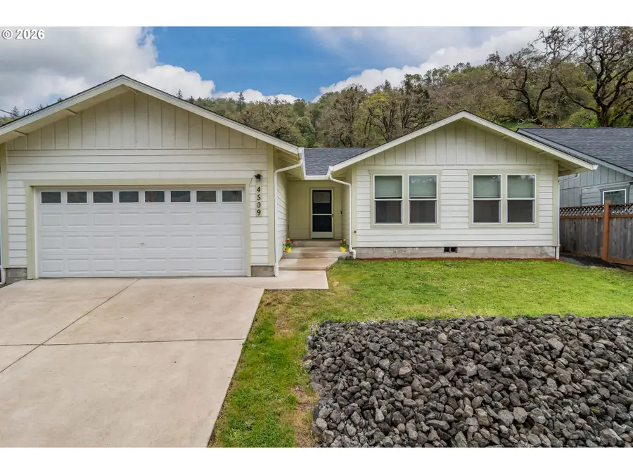 4509 Ridenour St, Roseburg, OR 97470 - #3