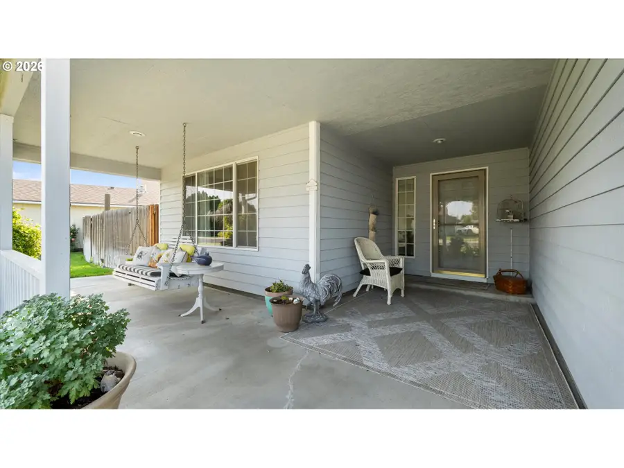 1555 SW Riverhill Dr, Hermiston, OR 97838 - #2