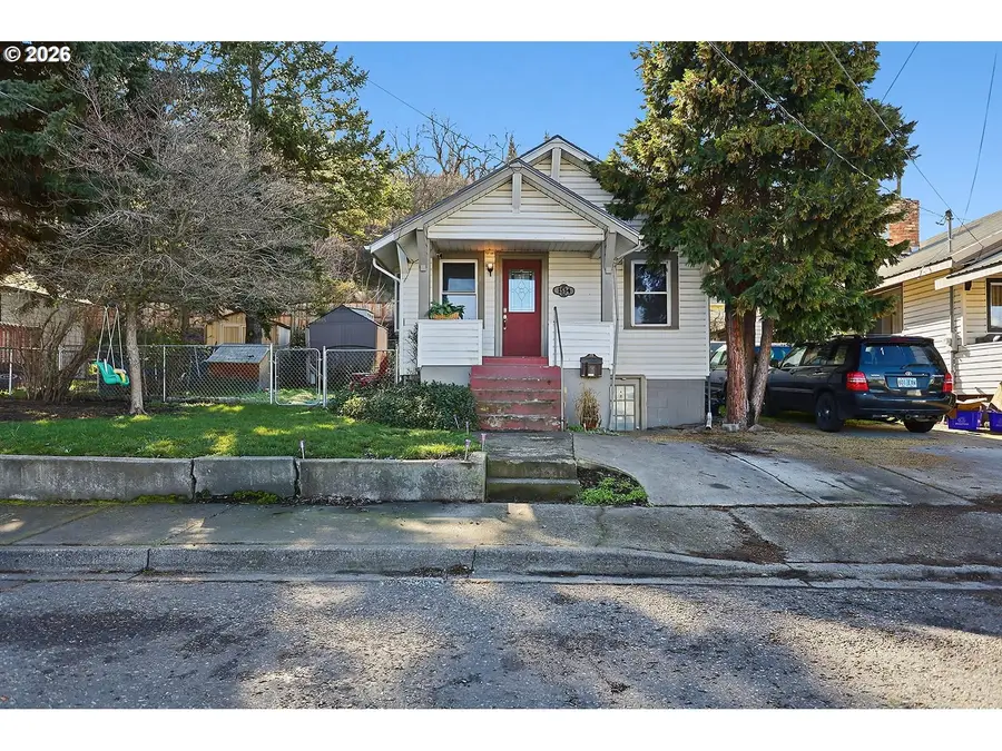 1514 E 14th St, The Dalles, OR 97058 - #2