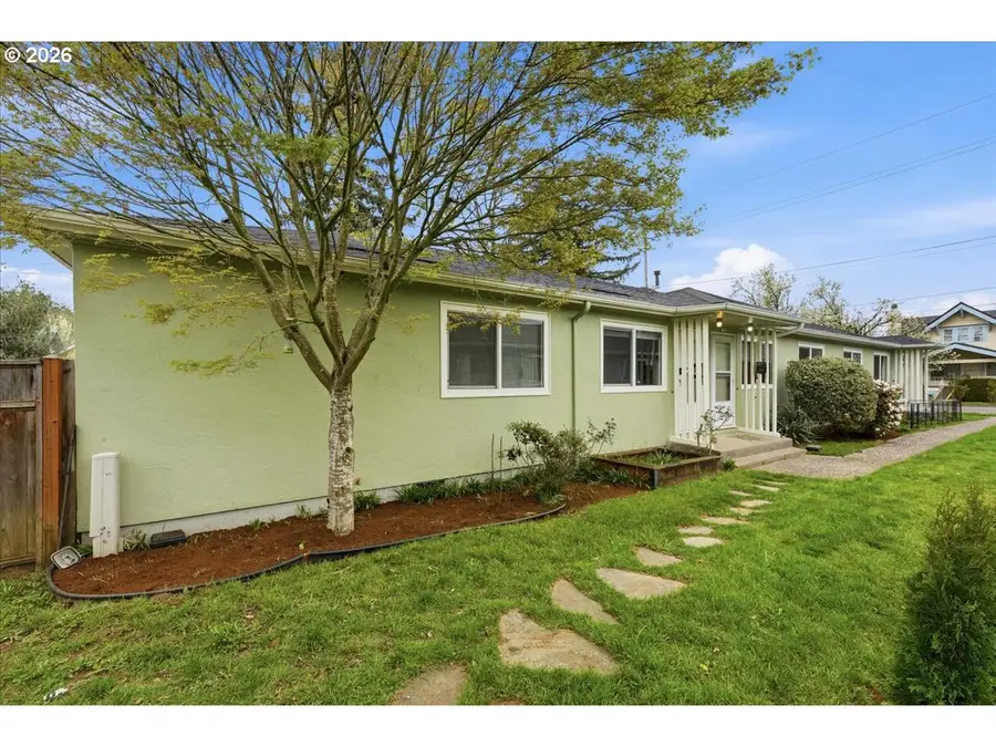 7704 SE Harold St Se, Portland, OR 97206 - #2