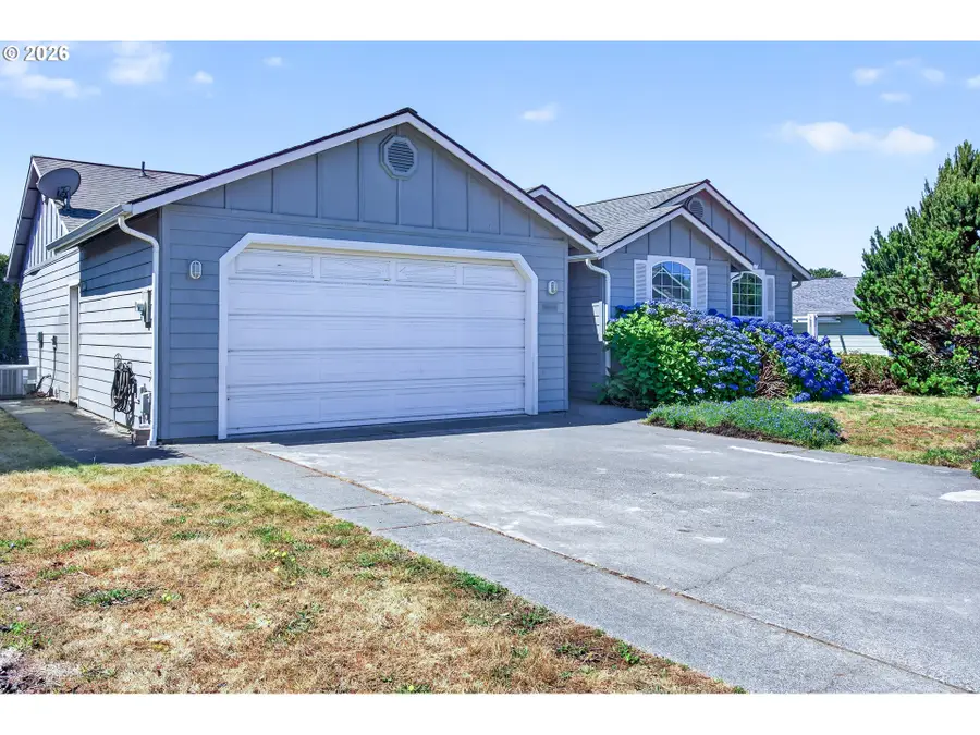 96407 Oceanside East Dr, Brookings, OR 97415 - #2